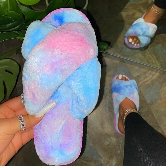 🚨Almost Gone// Purple tie dye Slippers - Picture 6 of 6